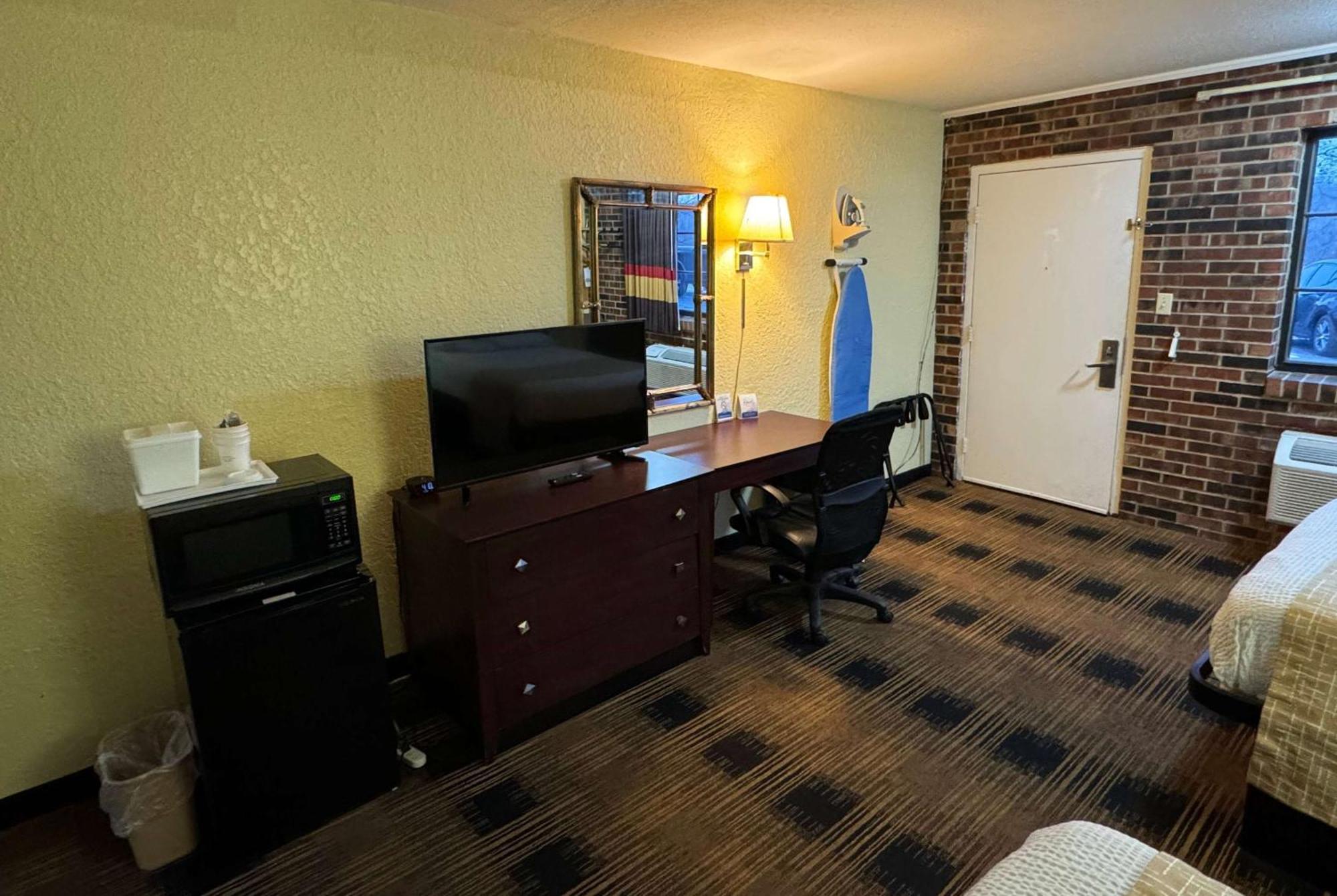 Travelodge By Wyndham Airport Platte City Exterior foto
